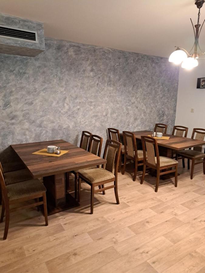 Penzion A Pizzerie Na Zalozne Kobylí المظهر الخارجي الصورة