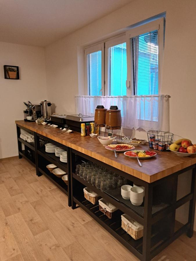 Penzion A Pizzerie Na Zalozne Kobylí المظهر الخارجي الصورة