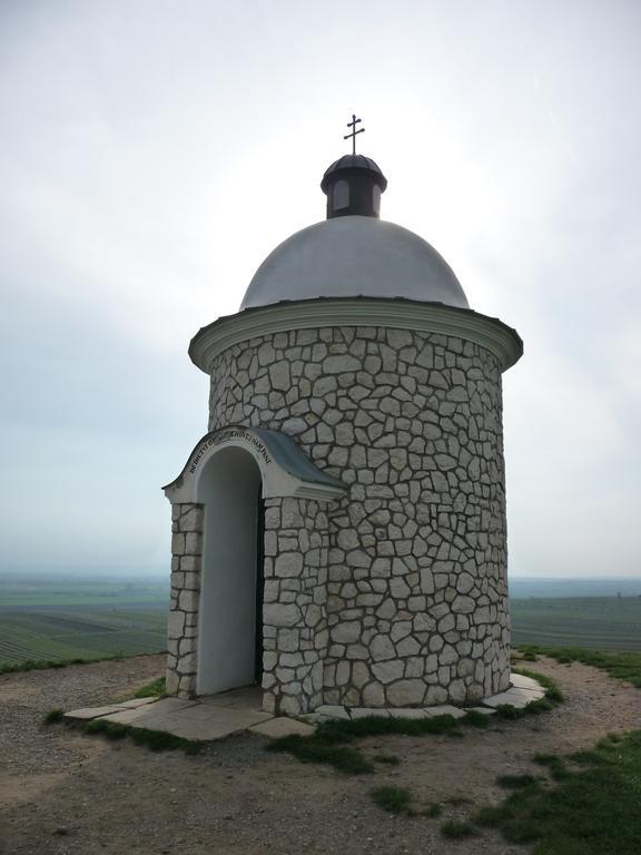 Penzion A Pizzerie Na Zalozne Kobylí المظهر الخارجي الصورة